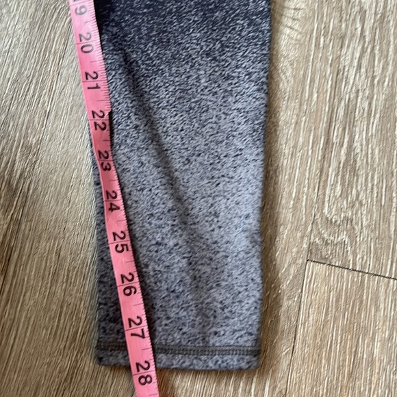 Athleta Chaturanga Workout Leggings Grey Splatter Dip Dye Size small Athletic - Picture 7 of 7